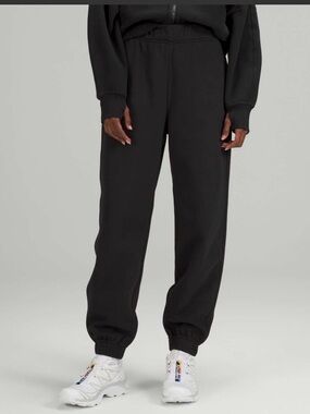 Lululemon Relaxed High-Rise Jogger